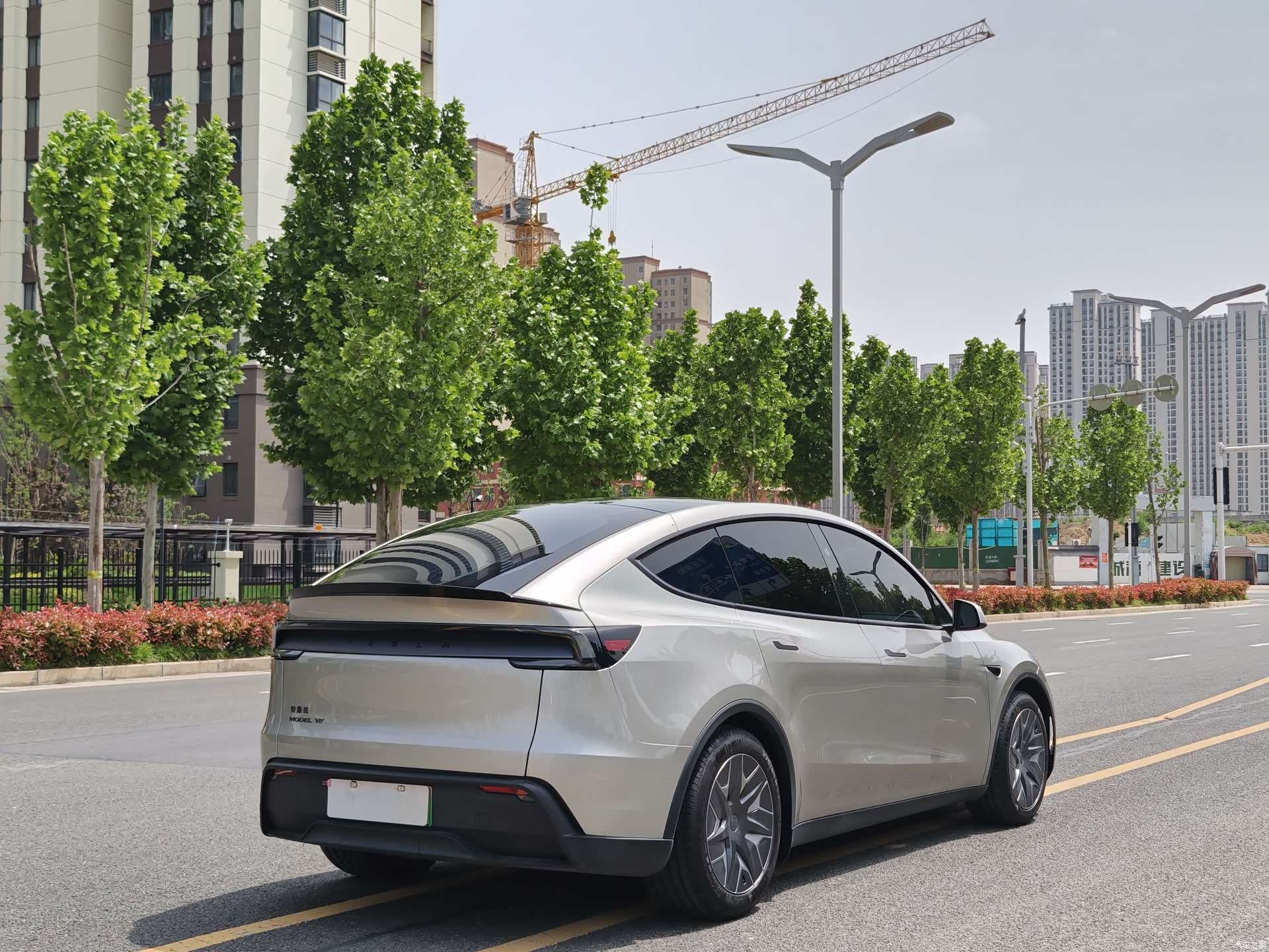 Tesla Model Y, 2025 6