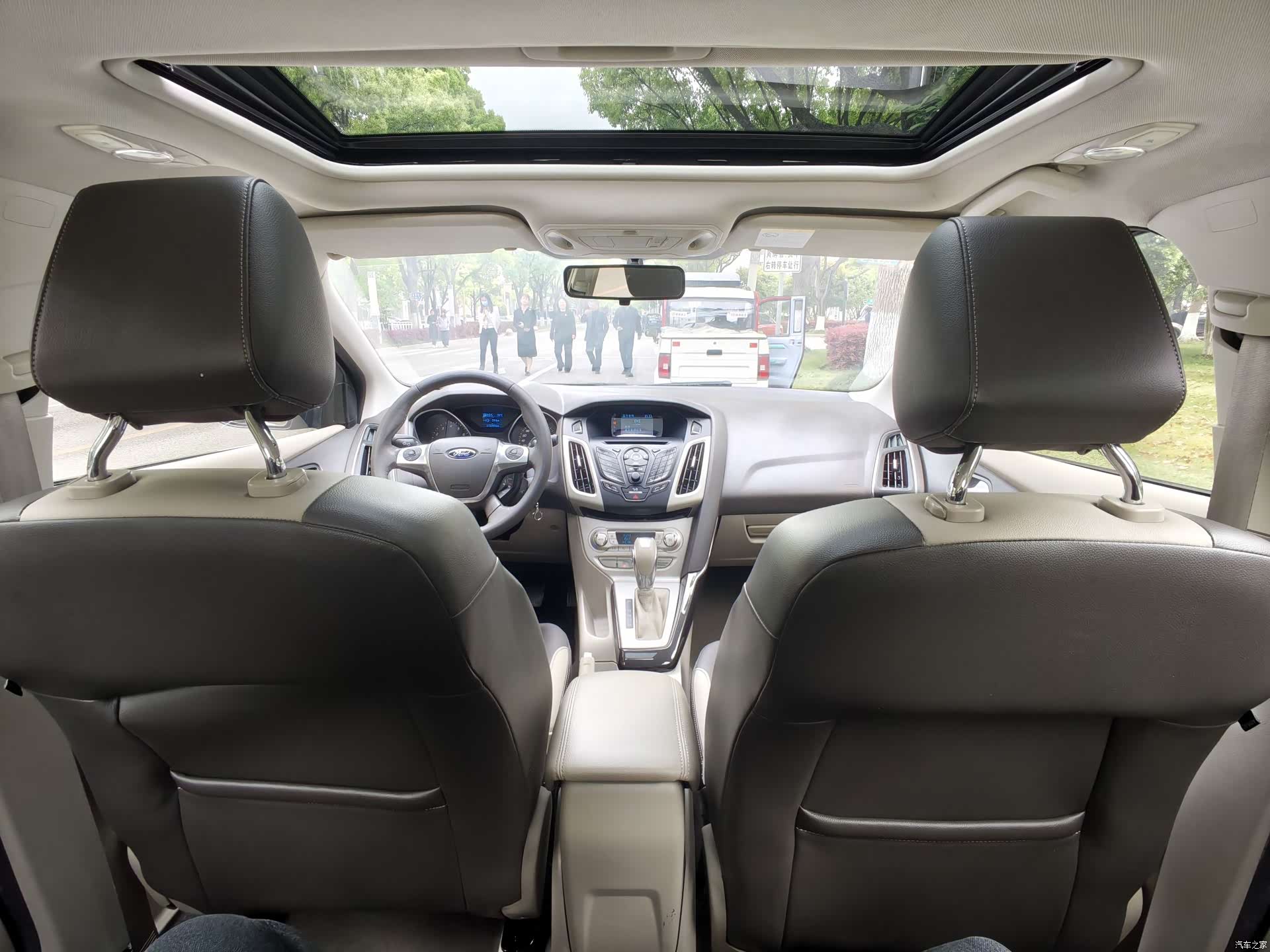 Ford Focus, 2013 17