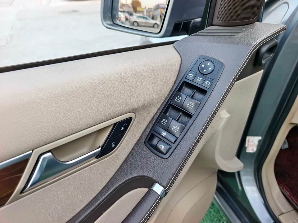 Mercedes-Benz R-class