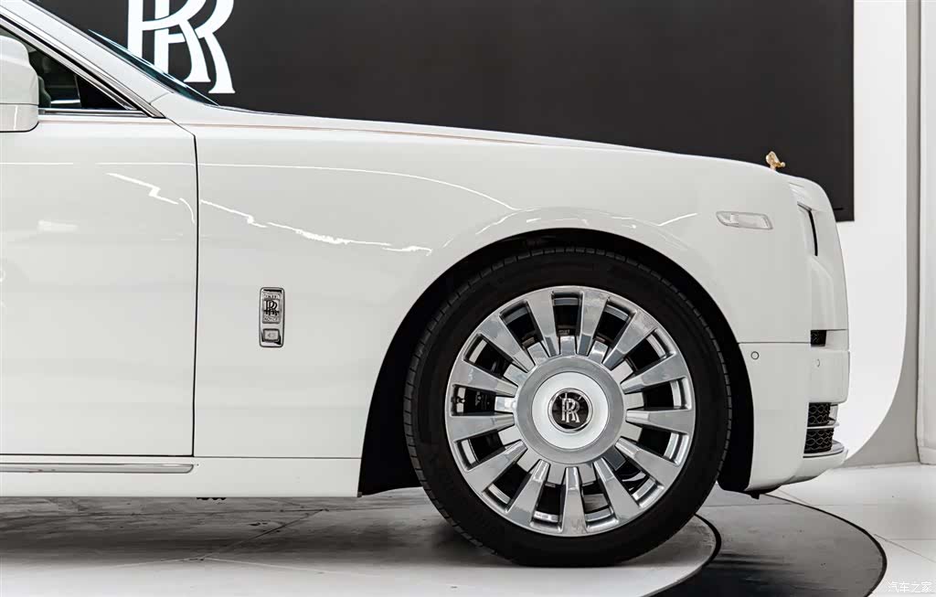 Rolls-Royce Phantom, 2019 24
