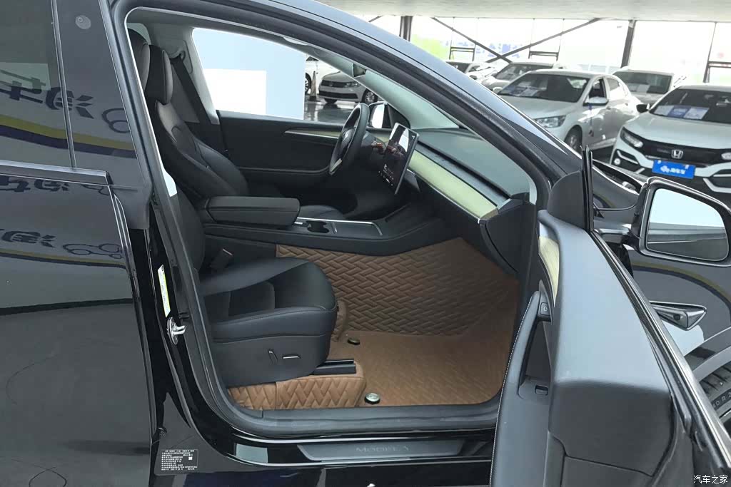 Tesla Model Y, 2023 8