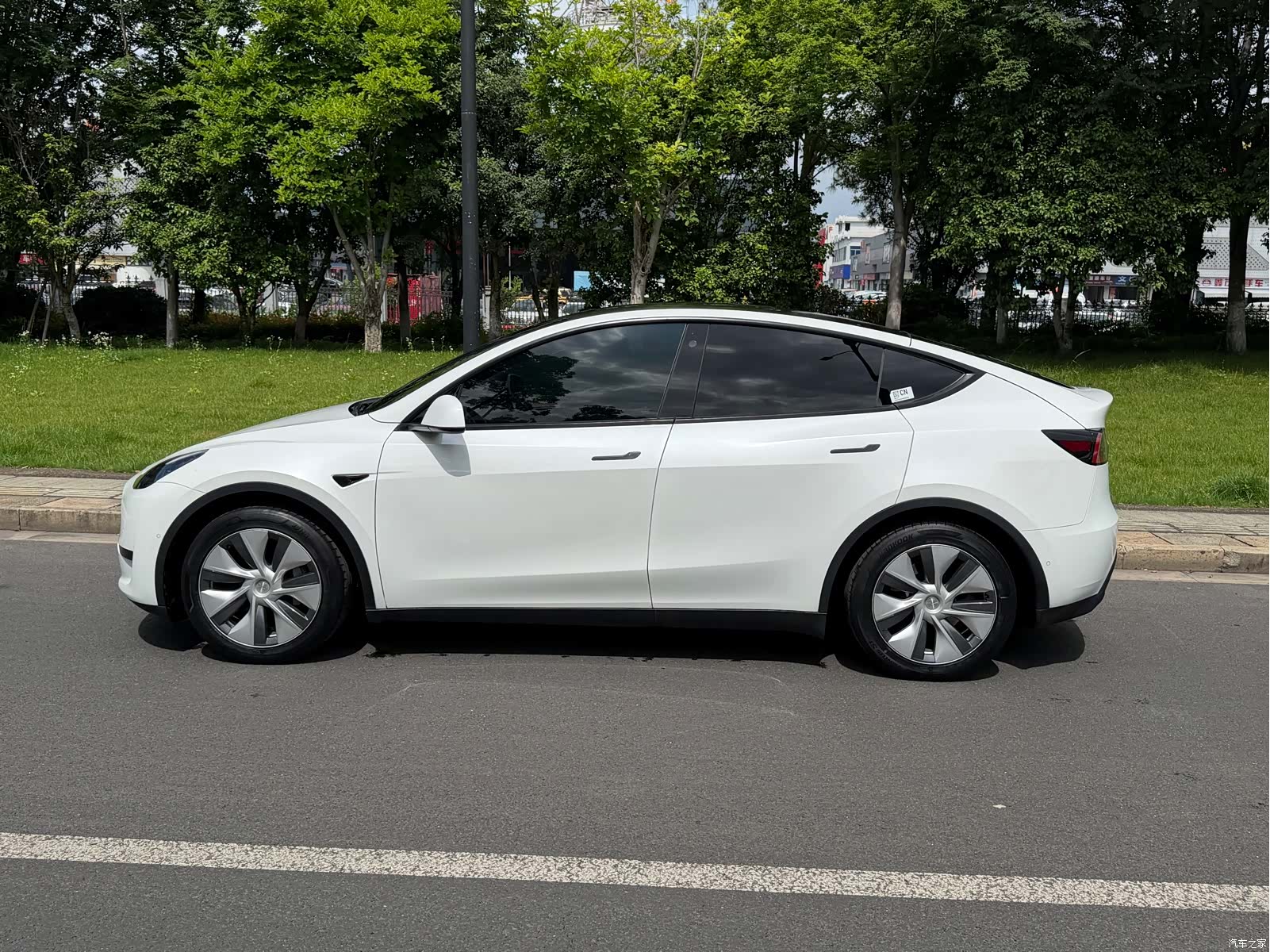 Tesla Model Y, 2022 3