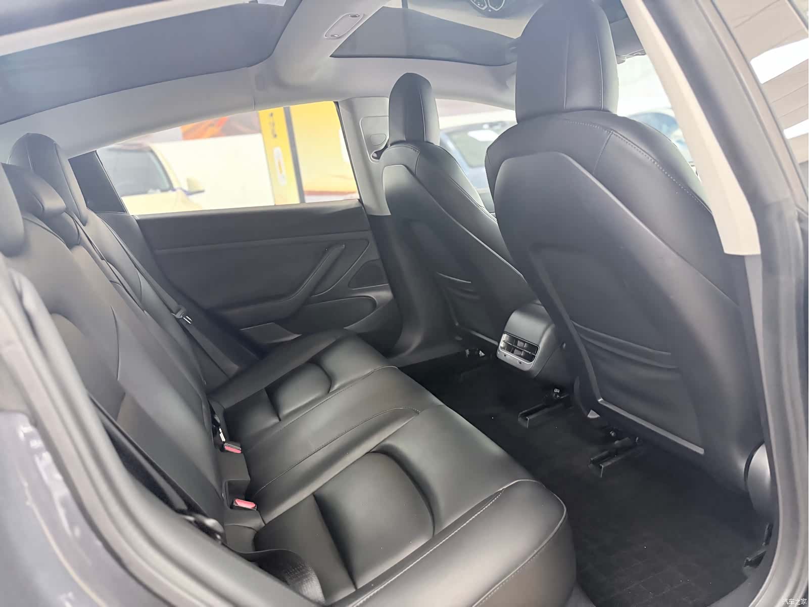 Tesla Model 3, 2020 10