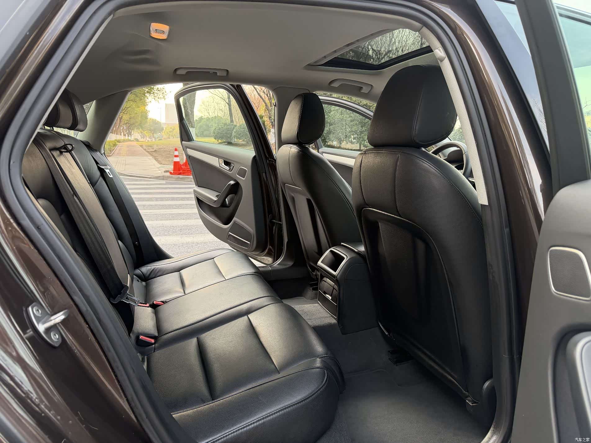 Audi A4L, 2014 11