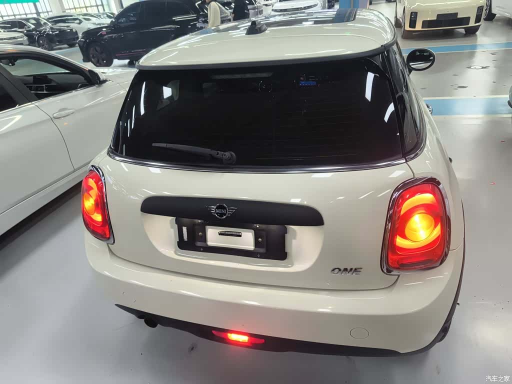 Mini ONE, 2019 4