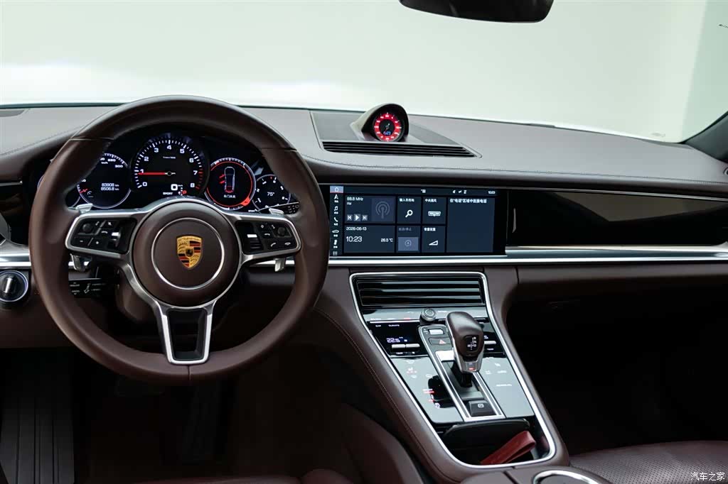 Porsche Panamera, 2018 9