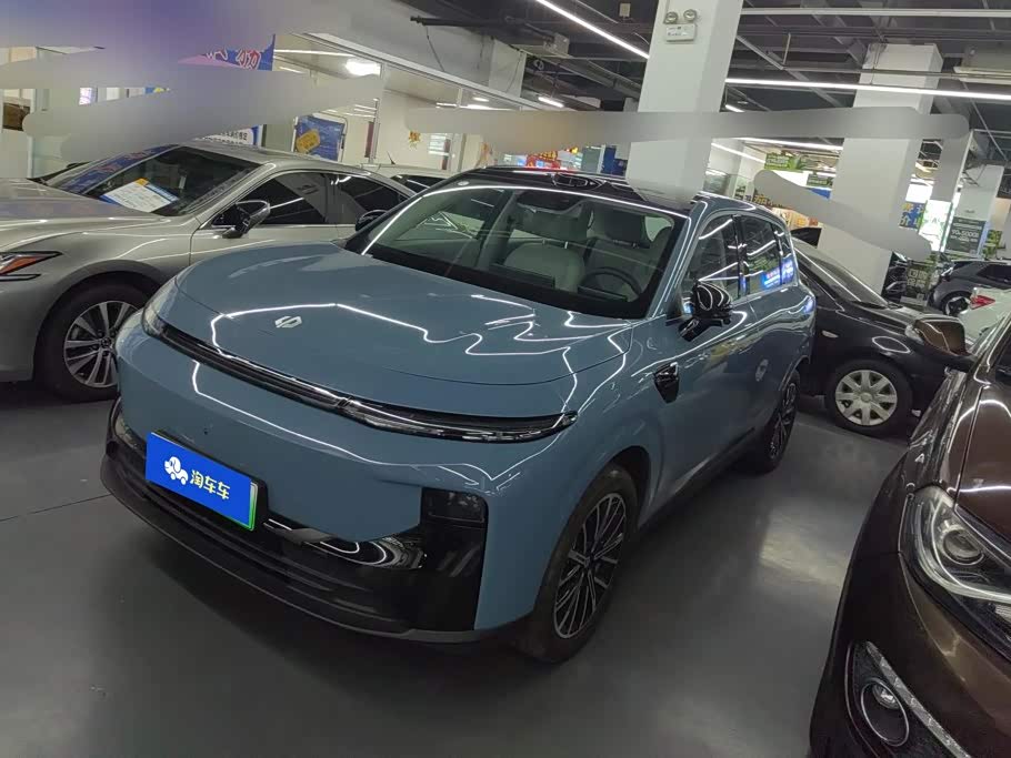 Leapmotor B10