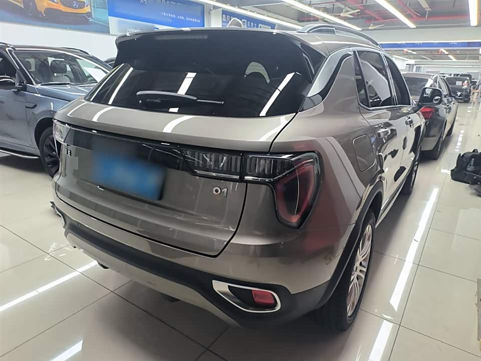 Lynk & Co 01