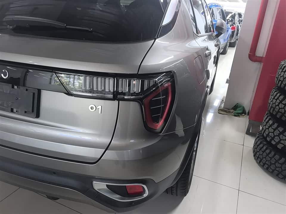 Lynk & Co 01