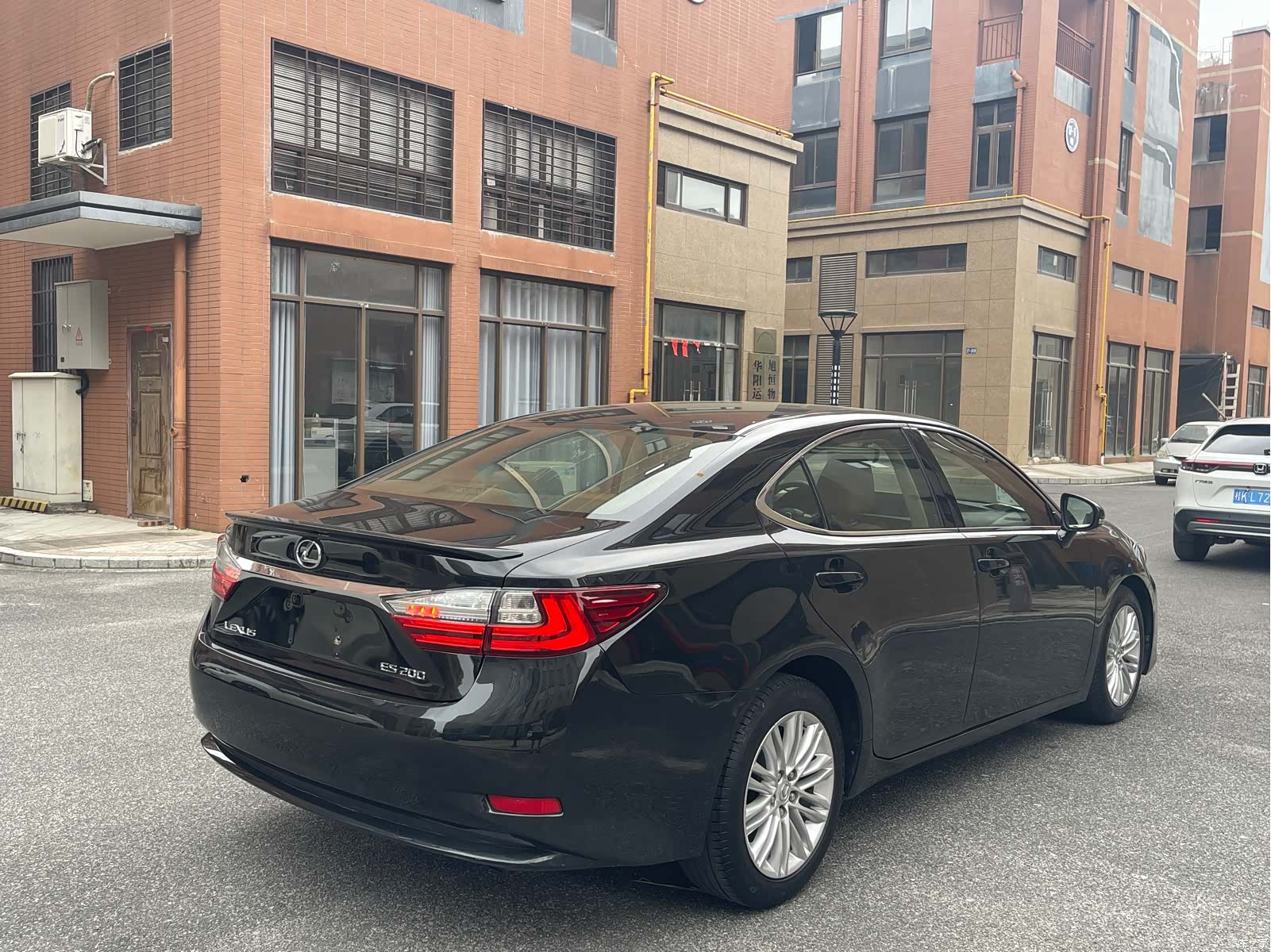 Lexus ES, 2016 все фото
