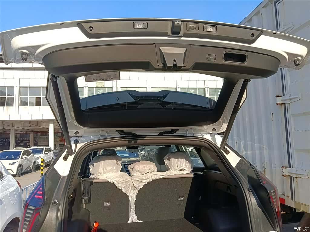 Geely Boyue, 2026 19