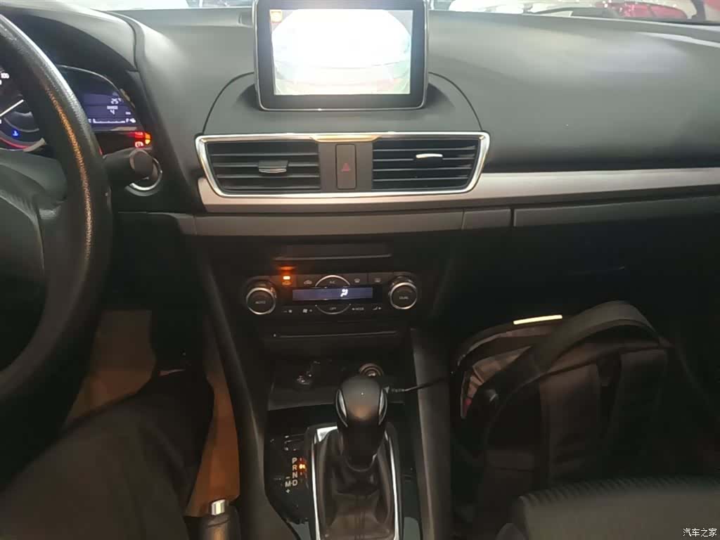 Mazda Mazda3, 2015 14