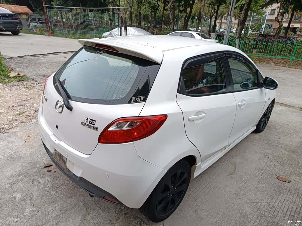 Mazda 2, 2014 7