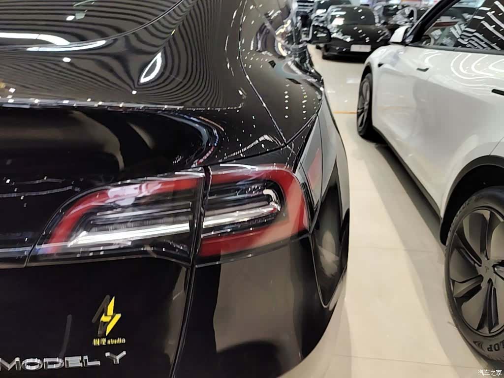 Tesla Model Y, 2023 8