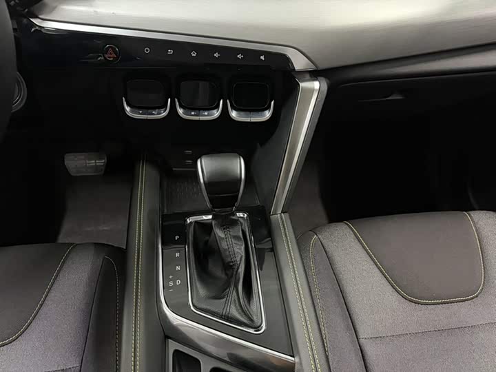 BAIC X3 2021 1.5T CVT rong yao ban