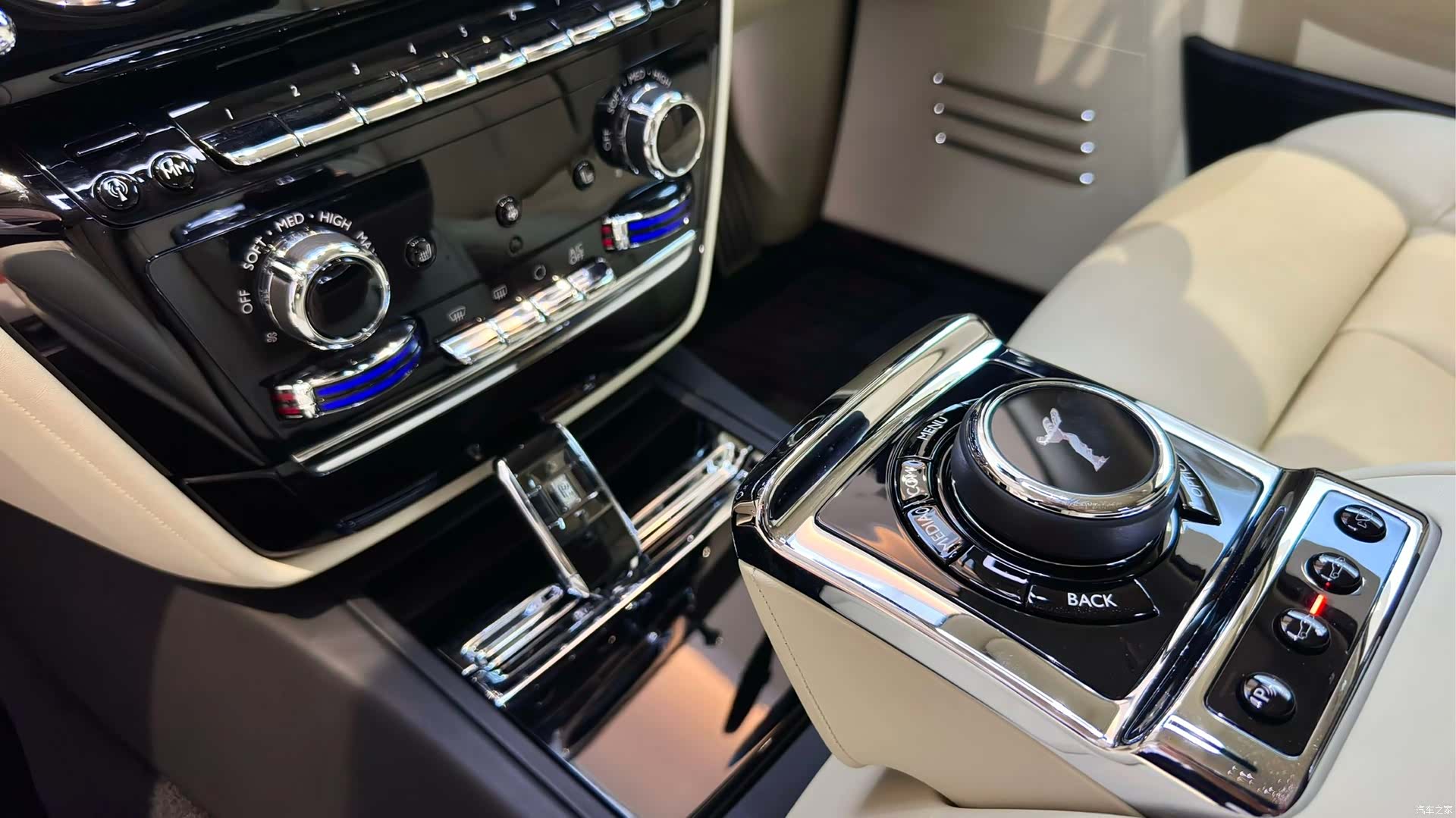 Rolls-Royce Phantom, 2019 12