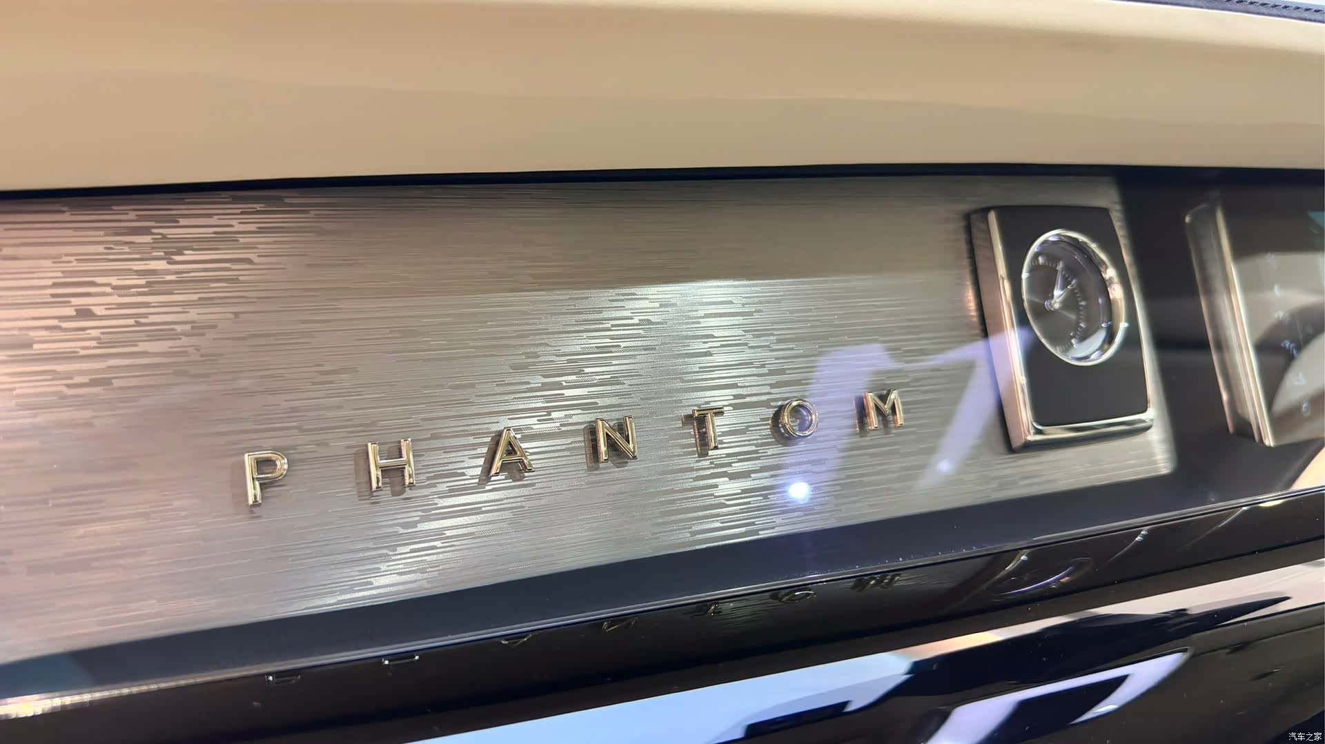 Rolls-Royce Phantom, 2019 14