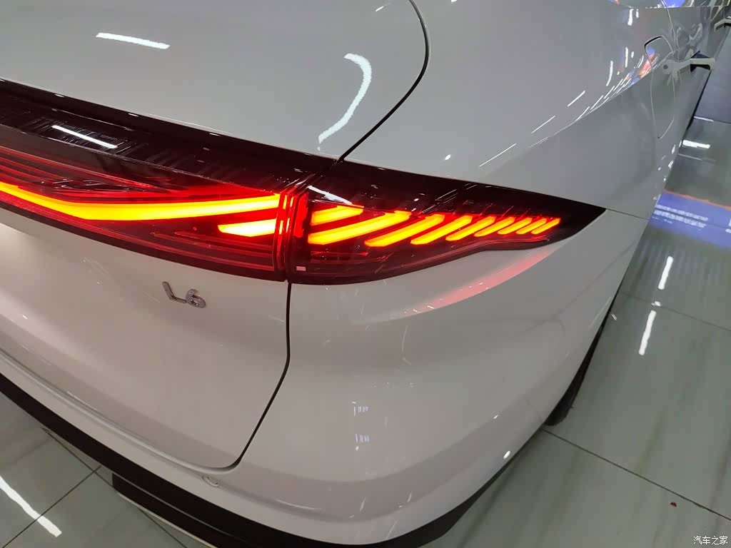 Geely Galaxy L6, 2024 24
