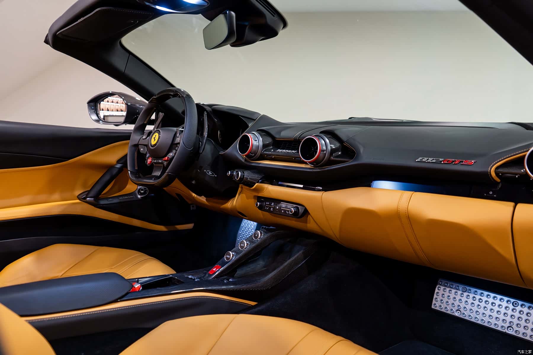 Ferrari 812, 2022 10