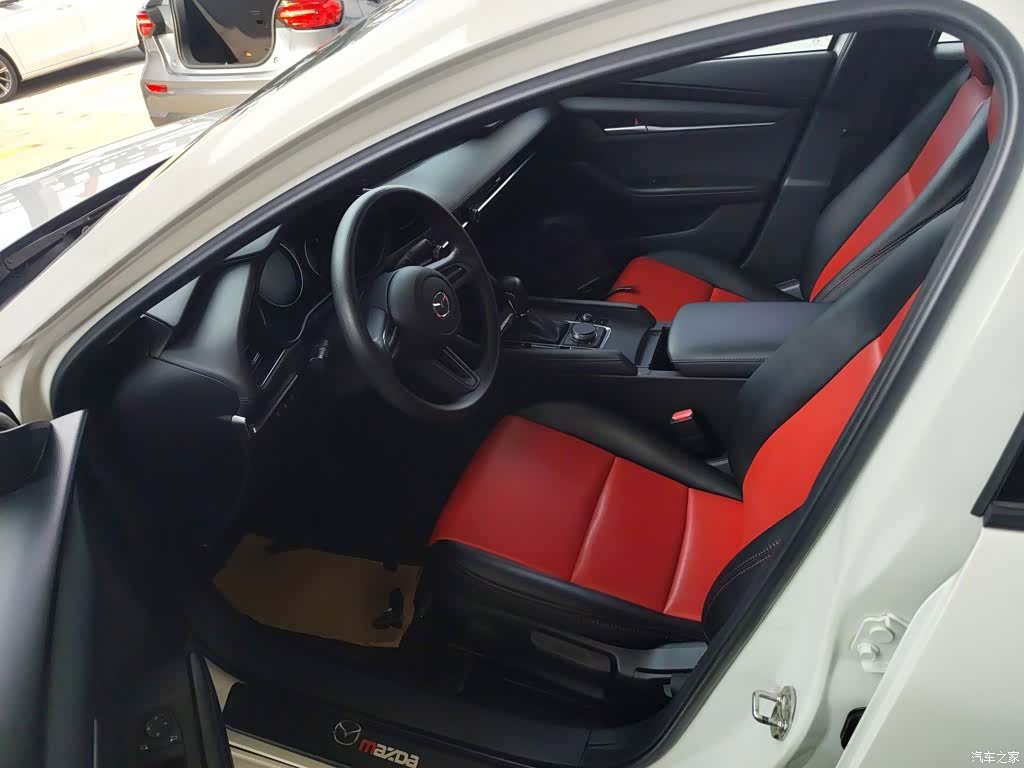 Mazda Mazda3, 2020 11