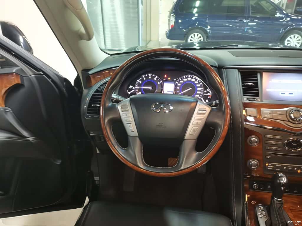 Infiniti QX80, 2017 11
