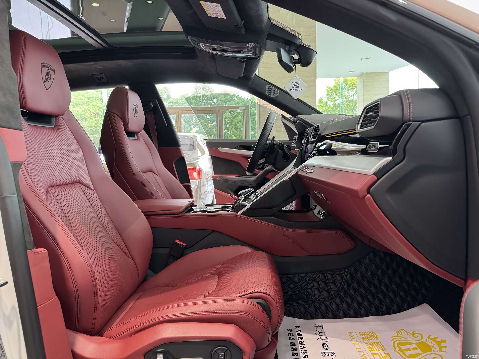 Lamborghini Urus, 2019 13