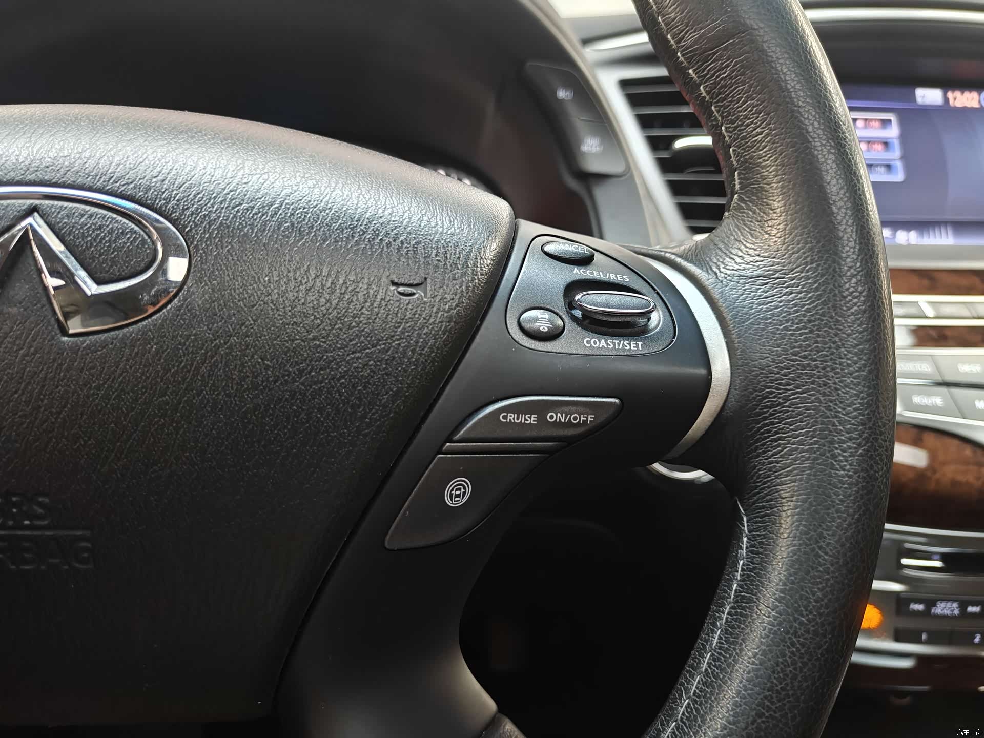 Infiniti QX60, 2018 10