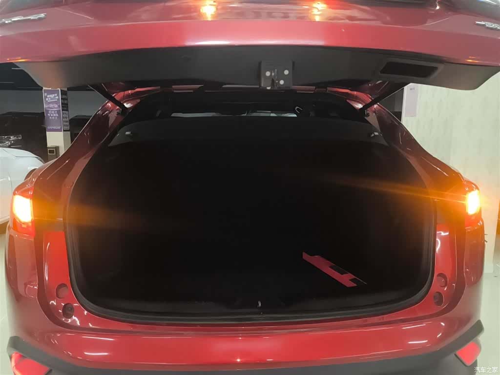 Mazda CX-4, 2019 18
