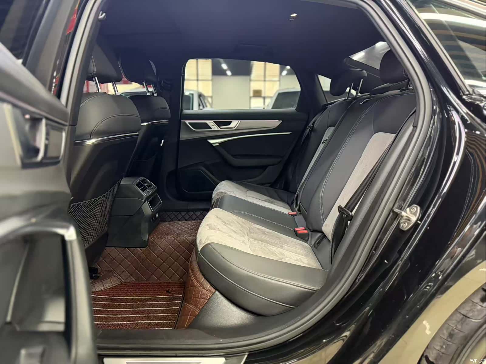 Audi A6L, 2022 3