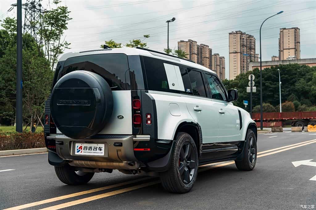 Land Rover Defender, 2022 все фото