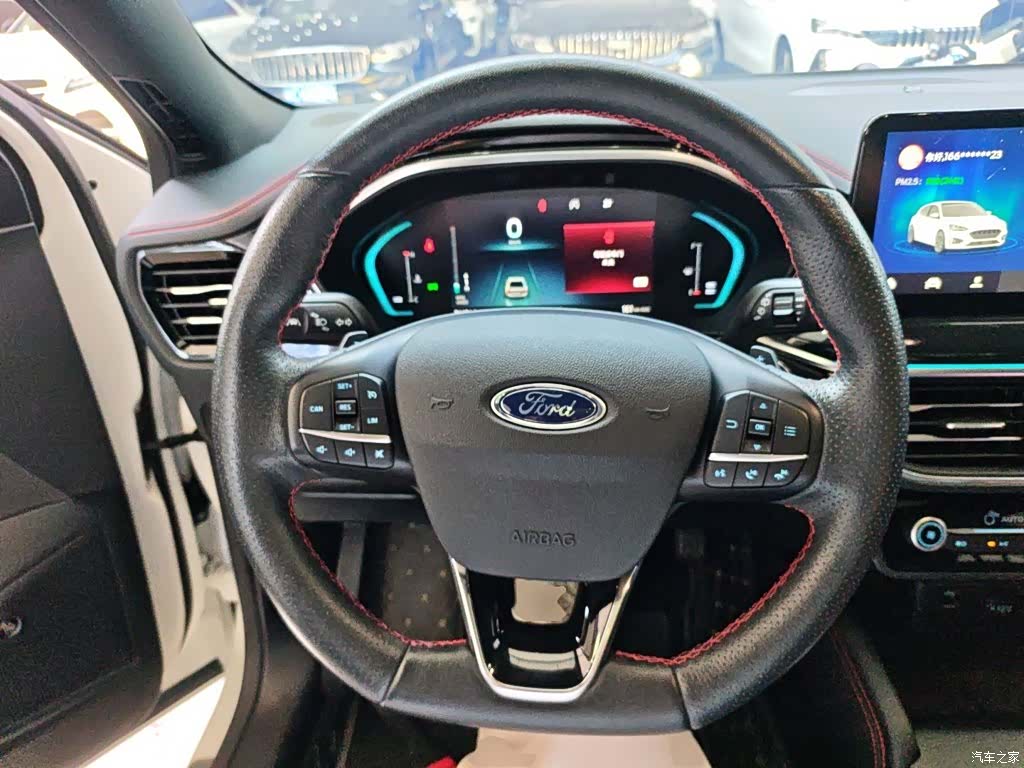 Ford Focus, 2022 7