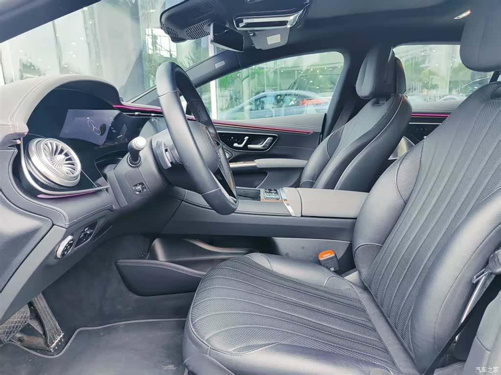 Mercedes-Benz EQS, 2025 10