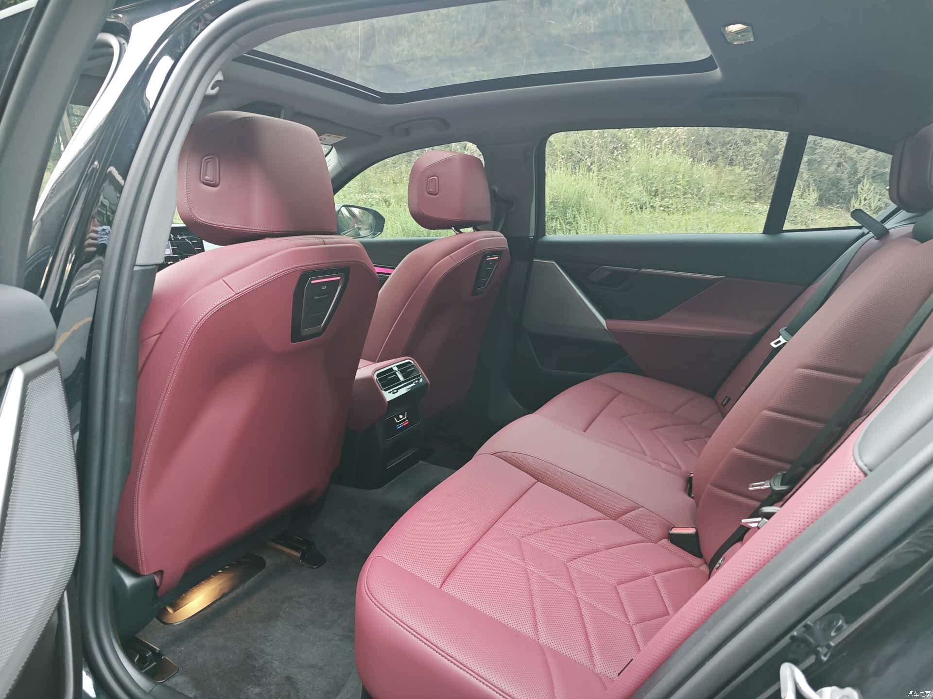 BMW 5 Series, 2025 12