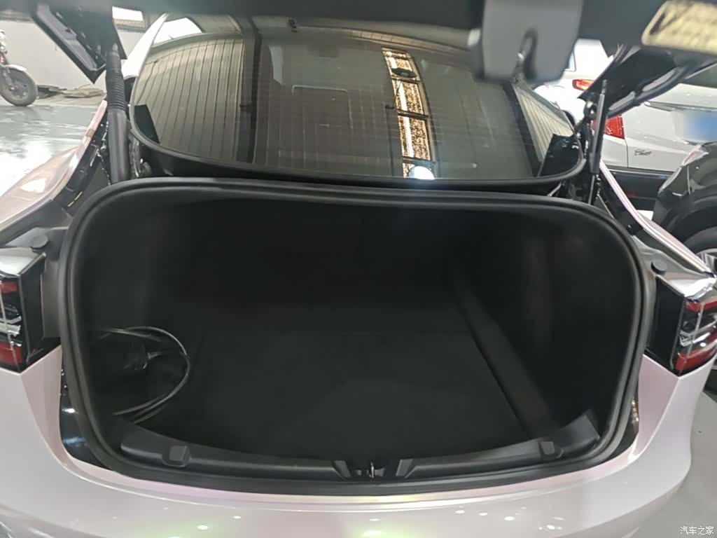 Tesla Model 3, 2023 19