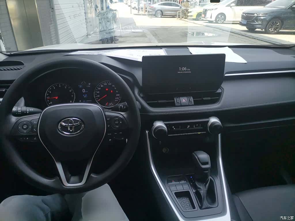 Toyota RAV4, 2024 6