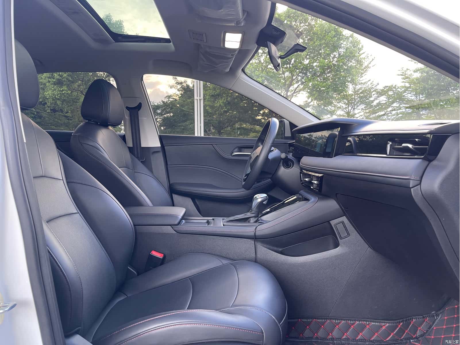 Roewe i5, 2025 14