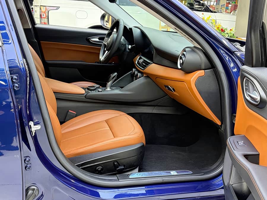 Alfa Romeo Giulia 2017, фото 12