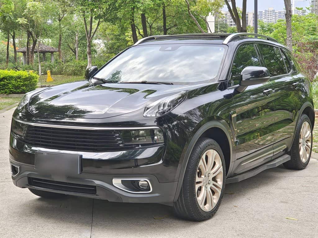 Lynk & Co 01