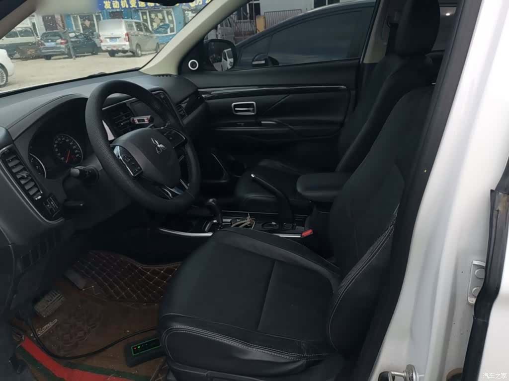 Mitsubishi Outlander, 2017 11