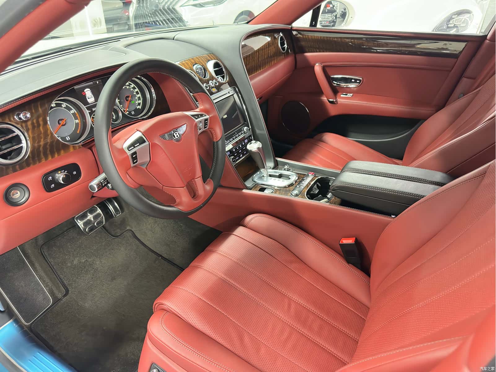 Bentley Flying Spur, 2014 12
