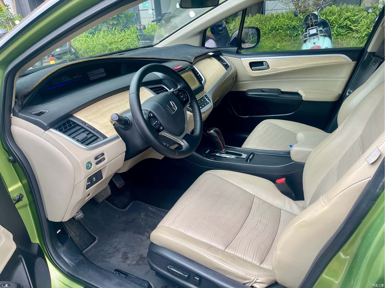 Honda Jade, 2014 4