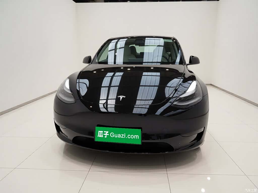 Tesla Model Y, 2022 3