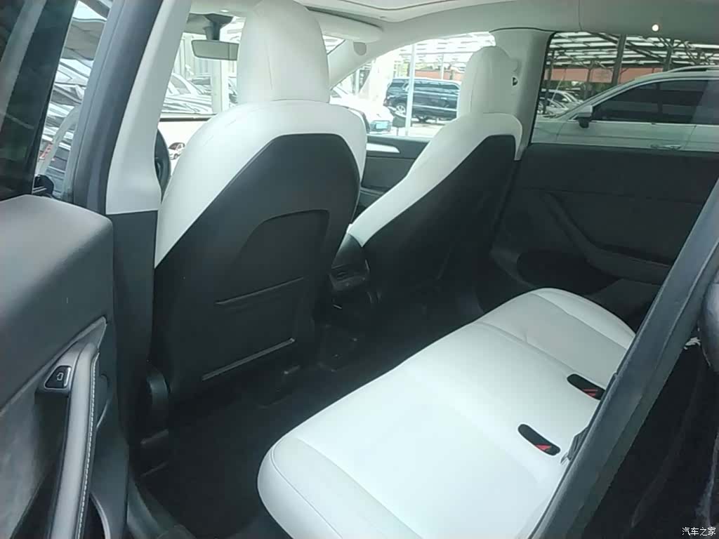 Tesla Model Y, 2022 17