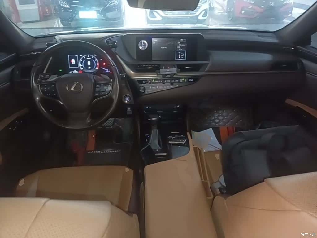 Lexus ES, 2020 10