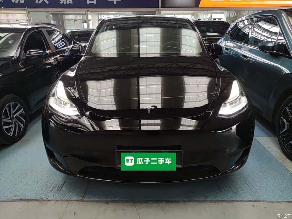 Tesla Model Y, 2023 3