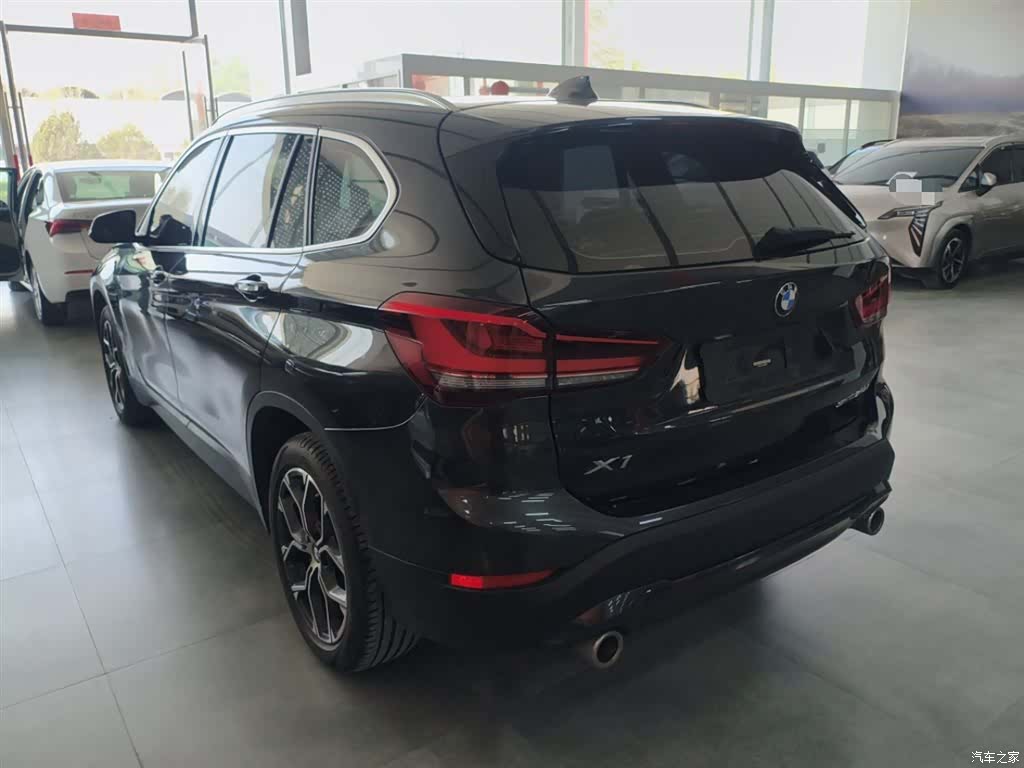 BMW X1, 2023 все фото