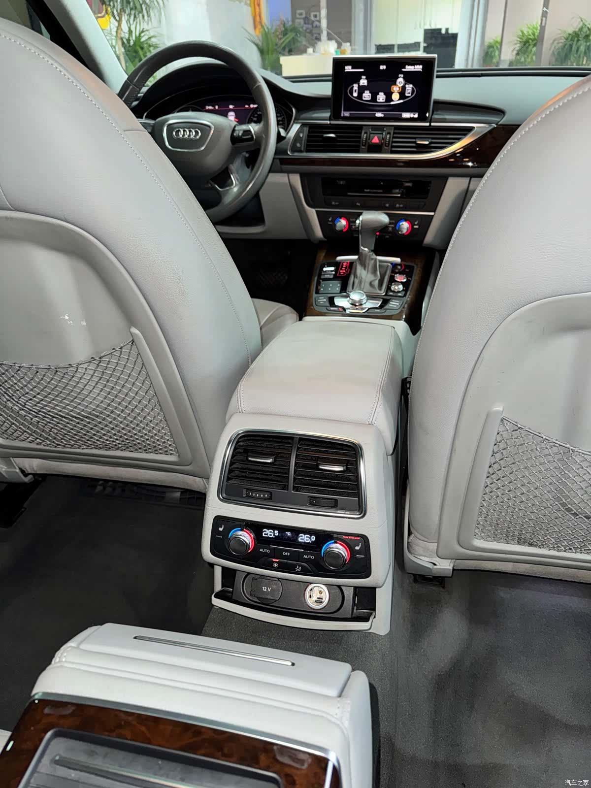 Audi A6L, 2013 29