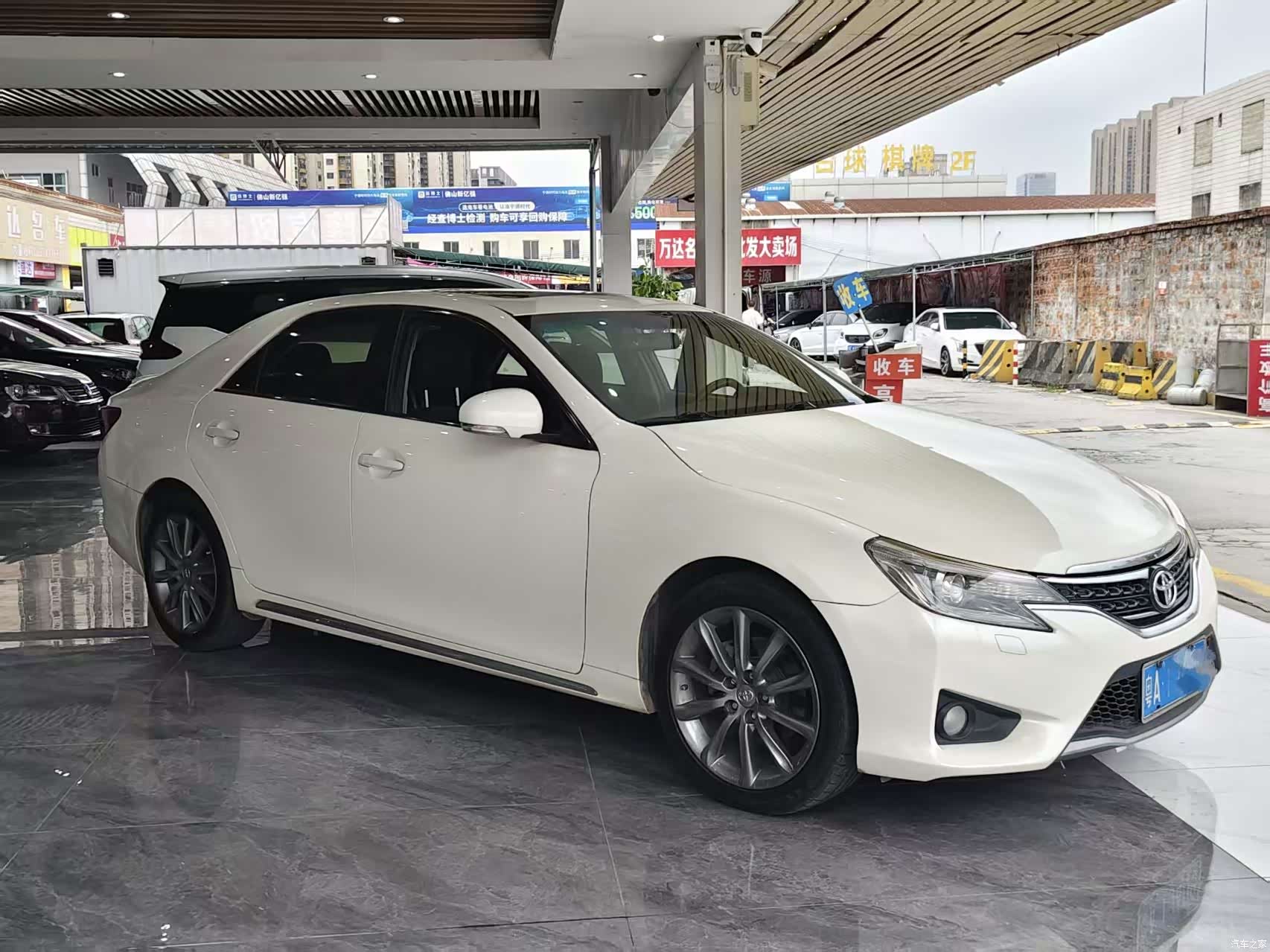Toyota 2.5V, 2014 3