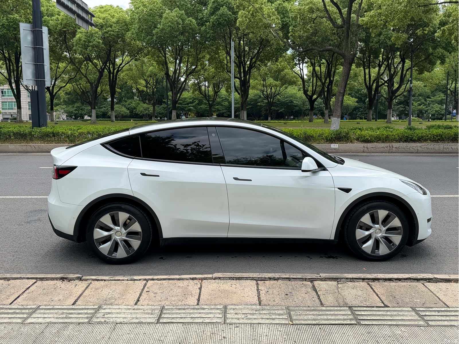Tesla Model Y, 2022 2