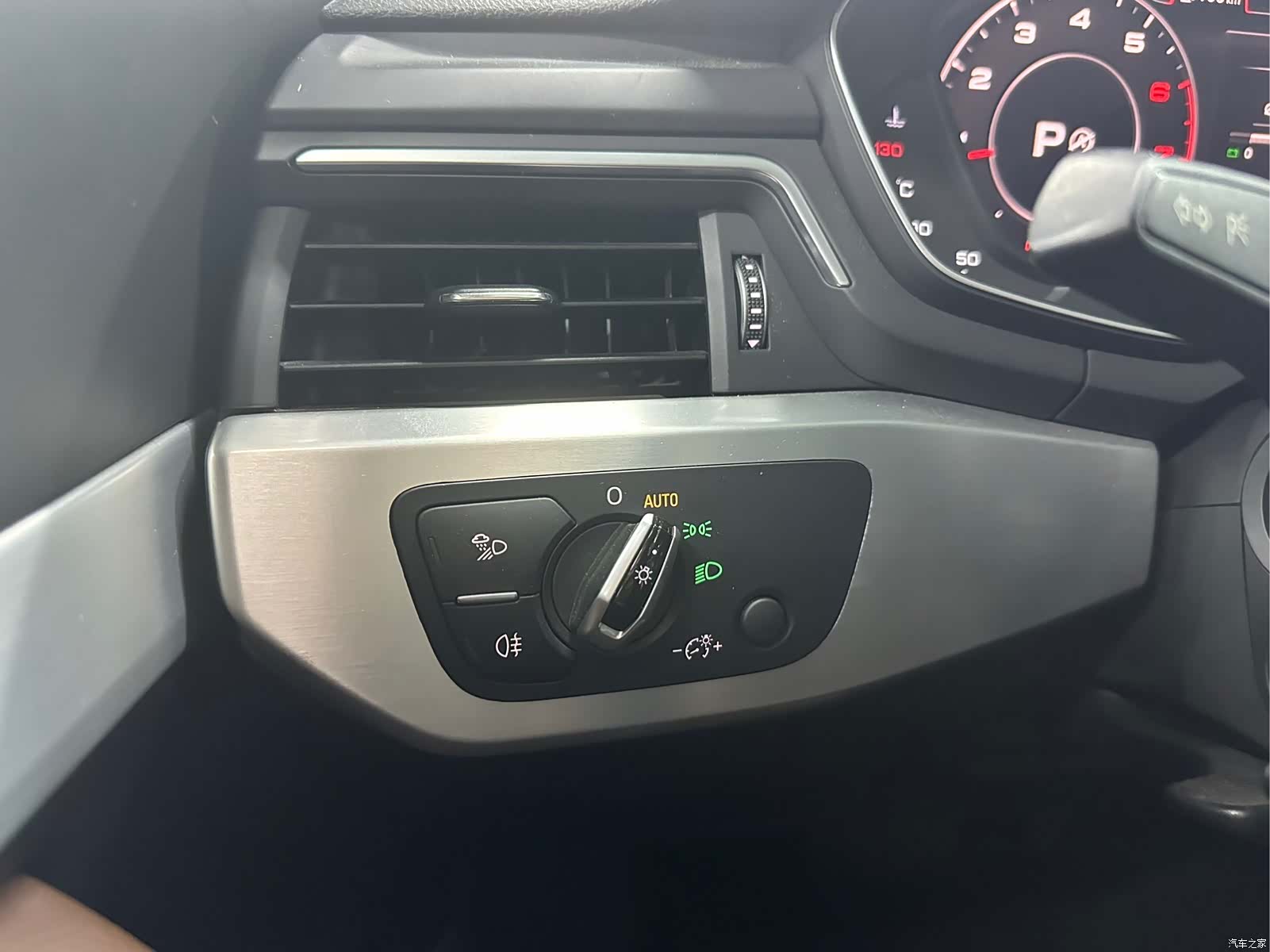 Audi A4L, 2017 16
